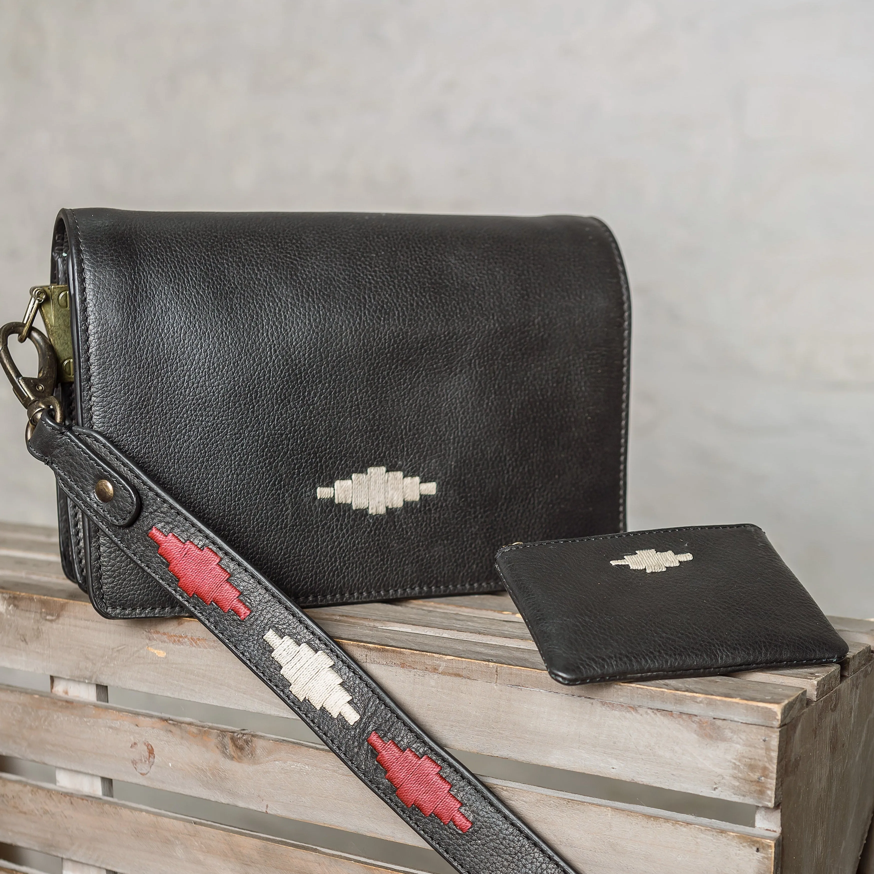 'Cambio' Pouch Purse - Black Leather